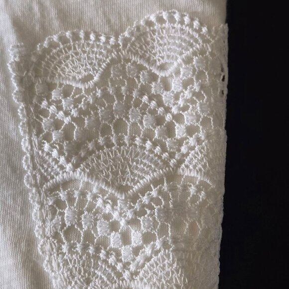 Women's Size Medium Short Sleeve Tee W/Embroidered Lace Pocket - Picture 5 of 9